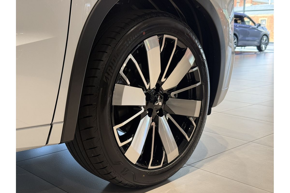 2025 Mitsubishi Outlander Exceed Tourer ZM