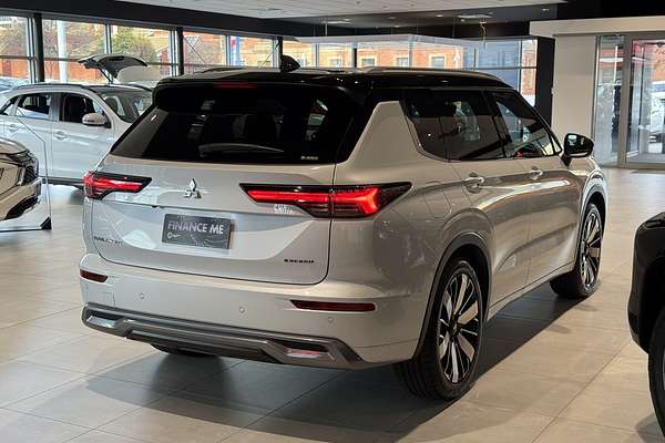 2025 Mitsubishi Outlander Exceed Tourer ZM