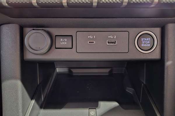 2025 Mitsubishi Triton GSR MV 4X4