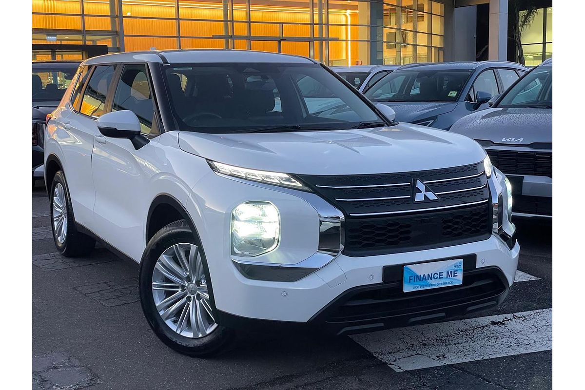2024 Mitsubishi Outlander ES ZM