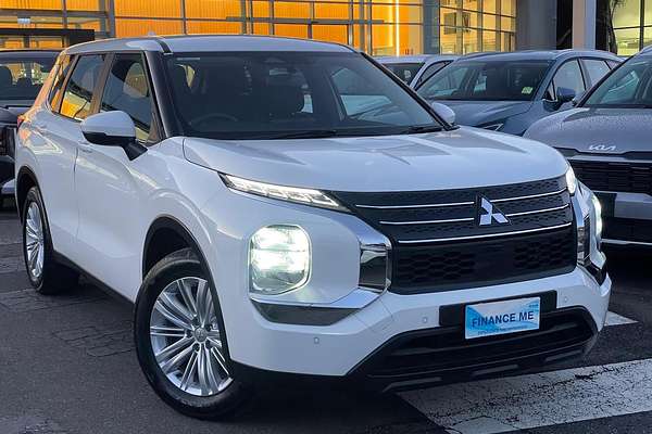 2024 Mitsubishi Outlander ES ZM