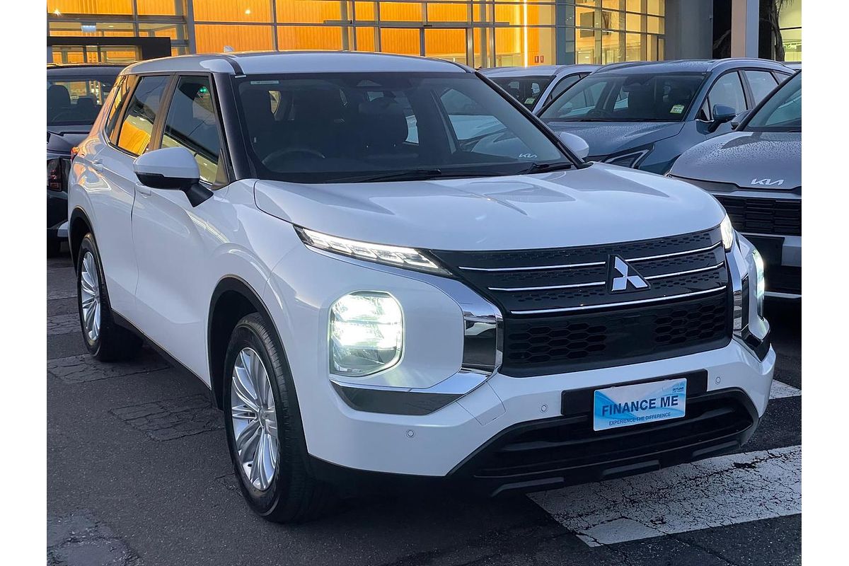 2024 Mitsubishi Outlander ES ZM