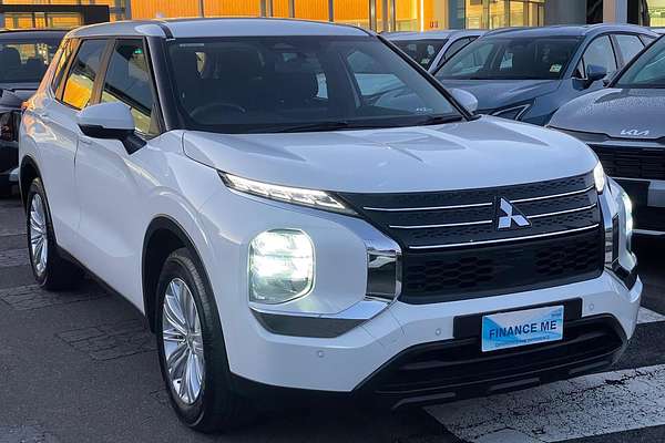 2024 Mitsubishi Outlander ES ZM