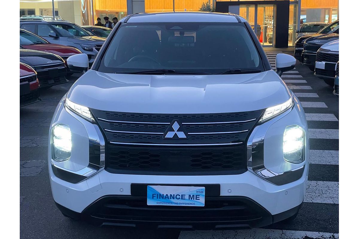 2024 Mitsubishi Outlander ES ZM