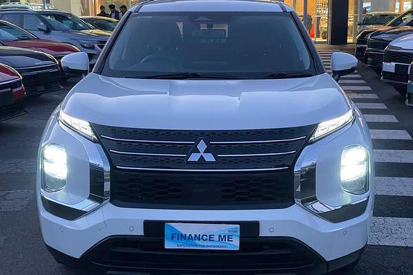 2024 Mitsubishi Outlander ES ZM