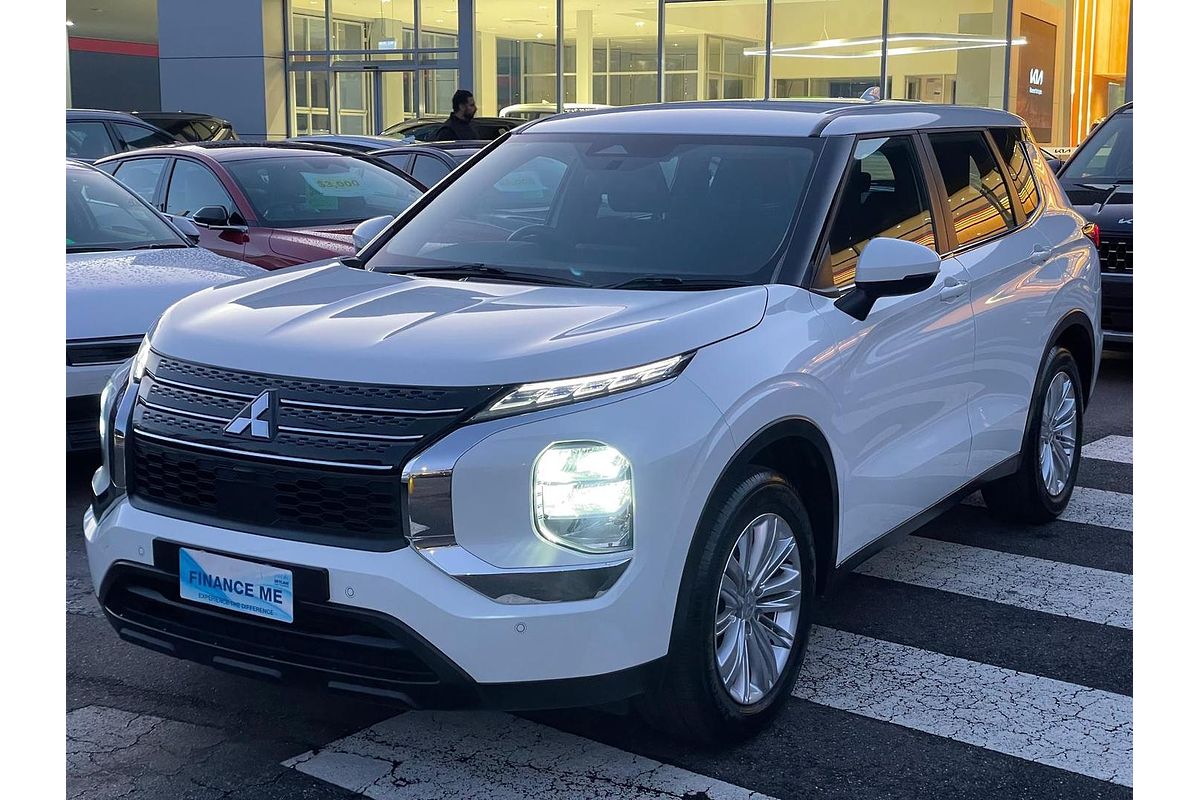 2024 Mitsubishi Outlander ES ZM