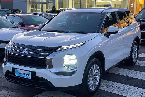 2024 Mitsubishi Outlander ES ZM