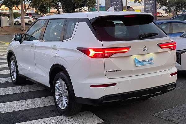 2024 Mitsubishi Outlander ES ZM