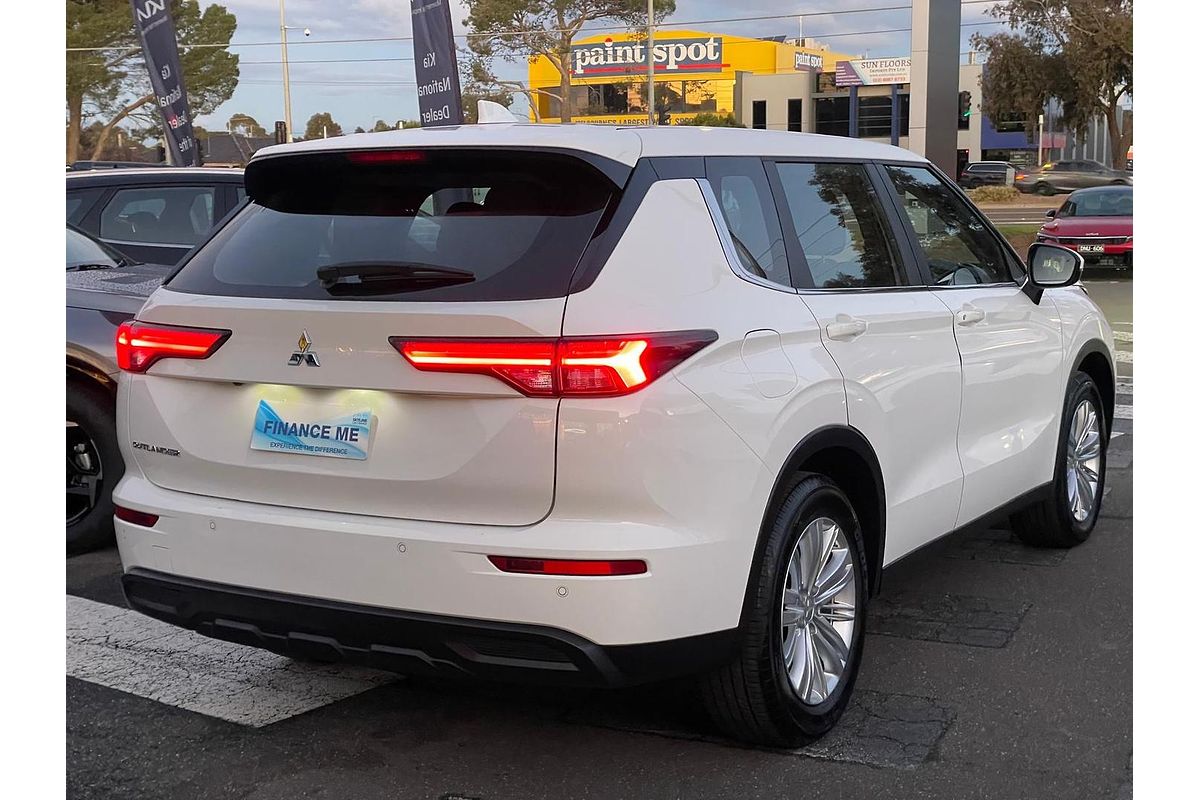 2024 Mitsubishi Outlander ES ZM