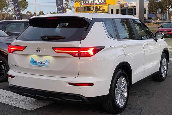 2024 Mitsubishi Outlander ES ZM