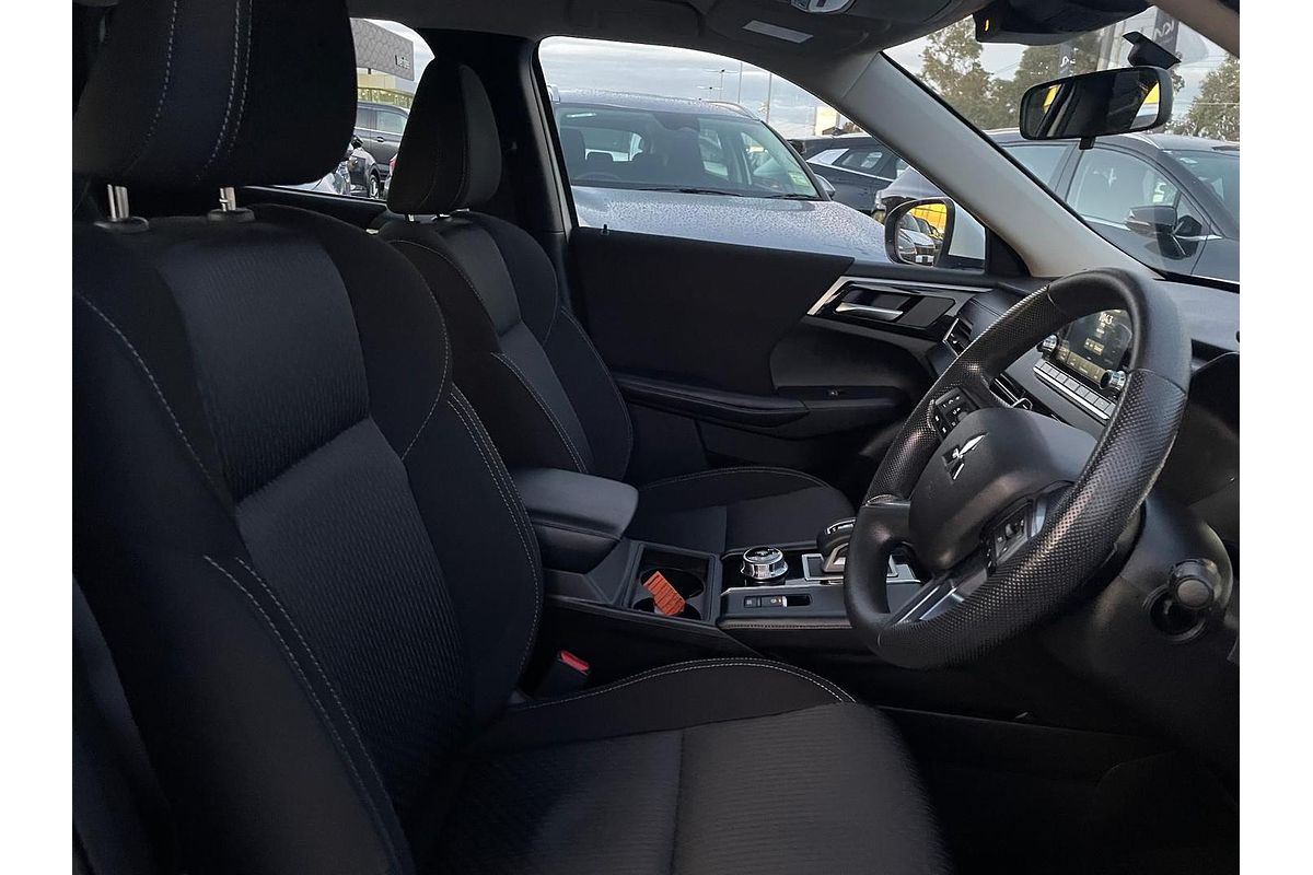 2024 Mitsubishi Outlander ES ZM