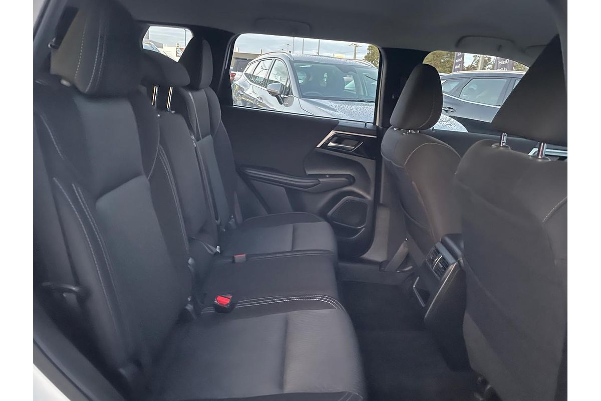 2024 Mitsubishi Outlander ES ZM