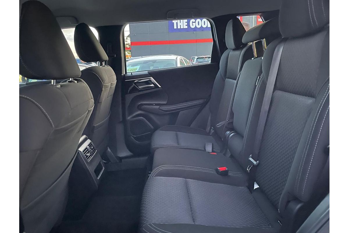 2024 Mitsubishi Outlander ES ZM