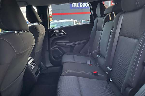 2024 Mitsubishi Outlander ES ZM