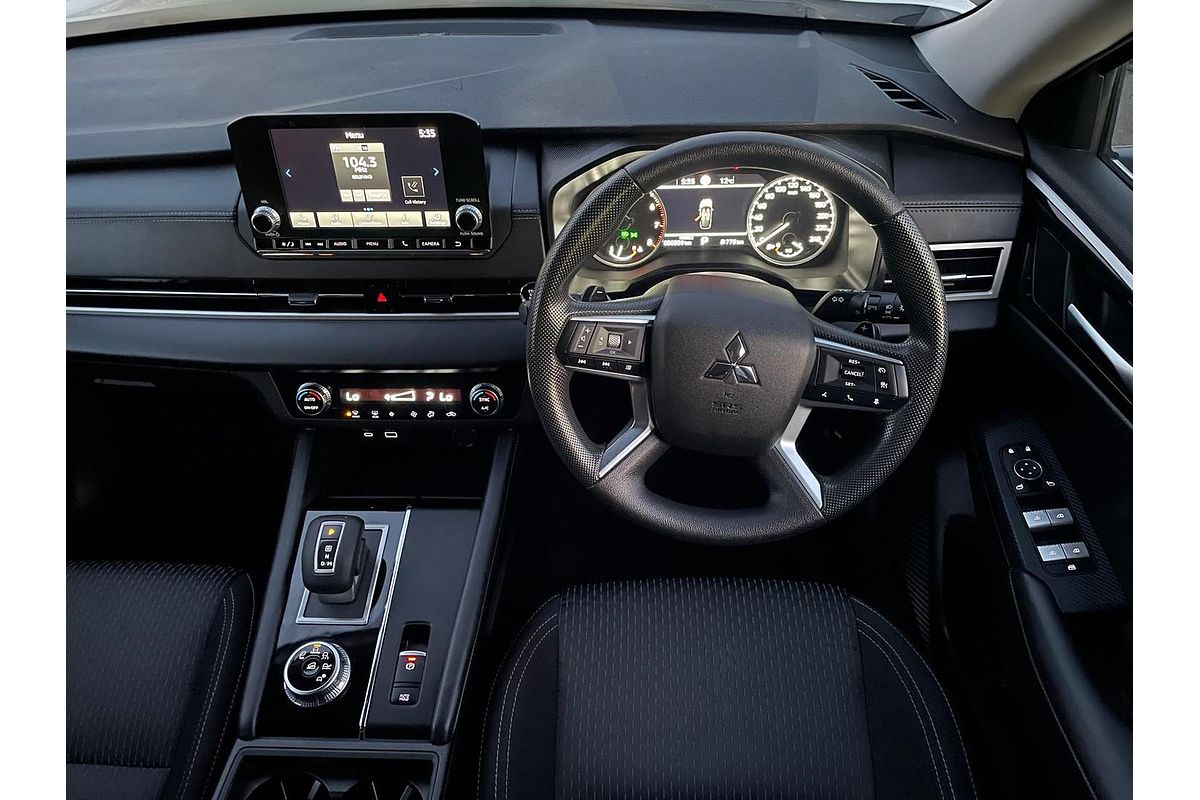 2024 Mitsubishi Outlander ES ZM