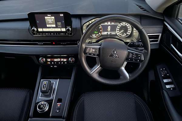 2024 Mitsubishi Outlander ES ZM