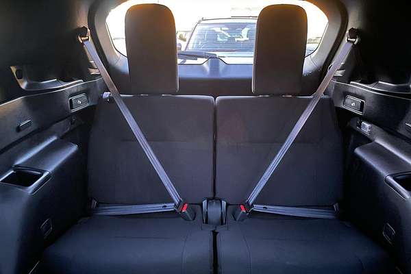 2024 Mitsubishi Outlander ES ZM