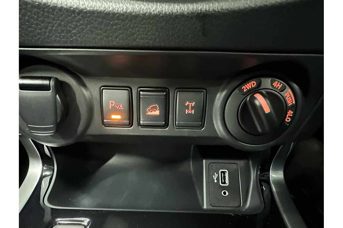2024 Nissan Navara ST-X D23 4X4