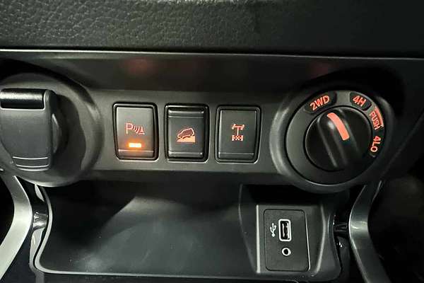 2024 Nissan Navara ST-X D23 4X4