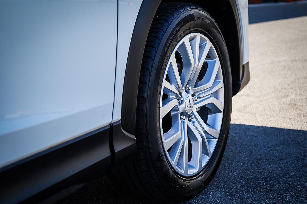 2023 Mitsubishi Eclipse Cross ES YB