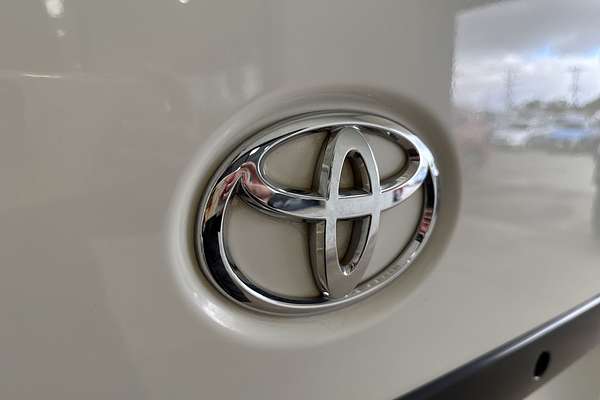 2018 Toyota Hiace TRH201R LWB