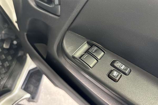 2018 Toyota Hiace TRH201R LWB