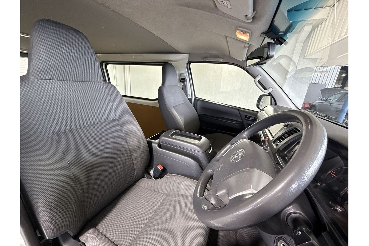 2018 Toyota Hiace TRH201R LWB