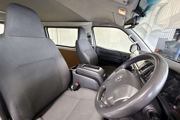 2018 Toyota Hiace TRH201R LWB