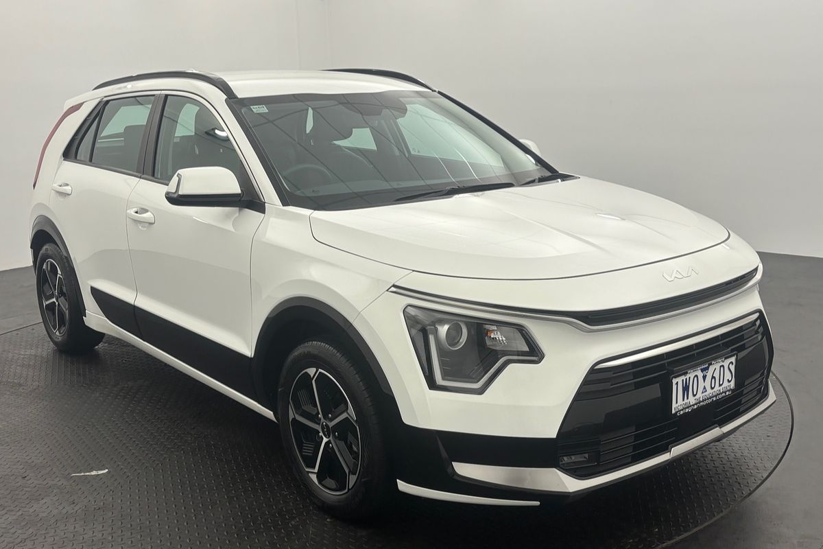 2022 Kia Niro Hybrid S DE