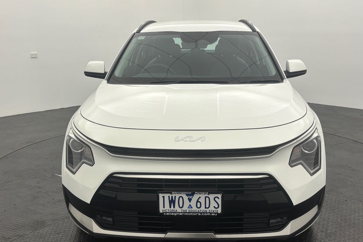 2022 Kia Niro Hybrid S DE