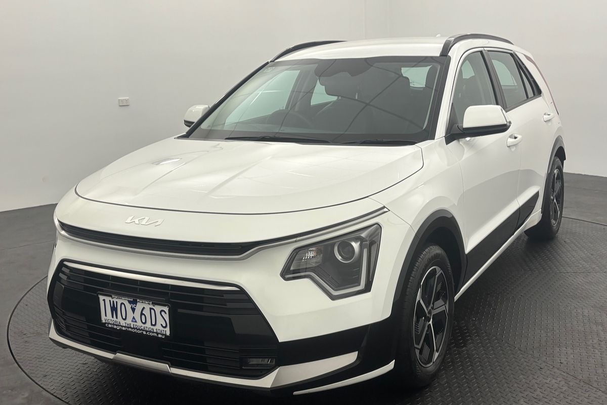 2022 Kia Niro Hybrid S DE