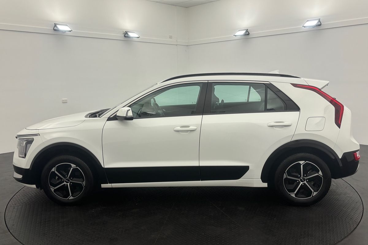 2022 Kia Niro Hybrid S DE