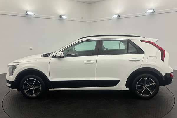 2022 Kia Niro Hybrid S DE