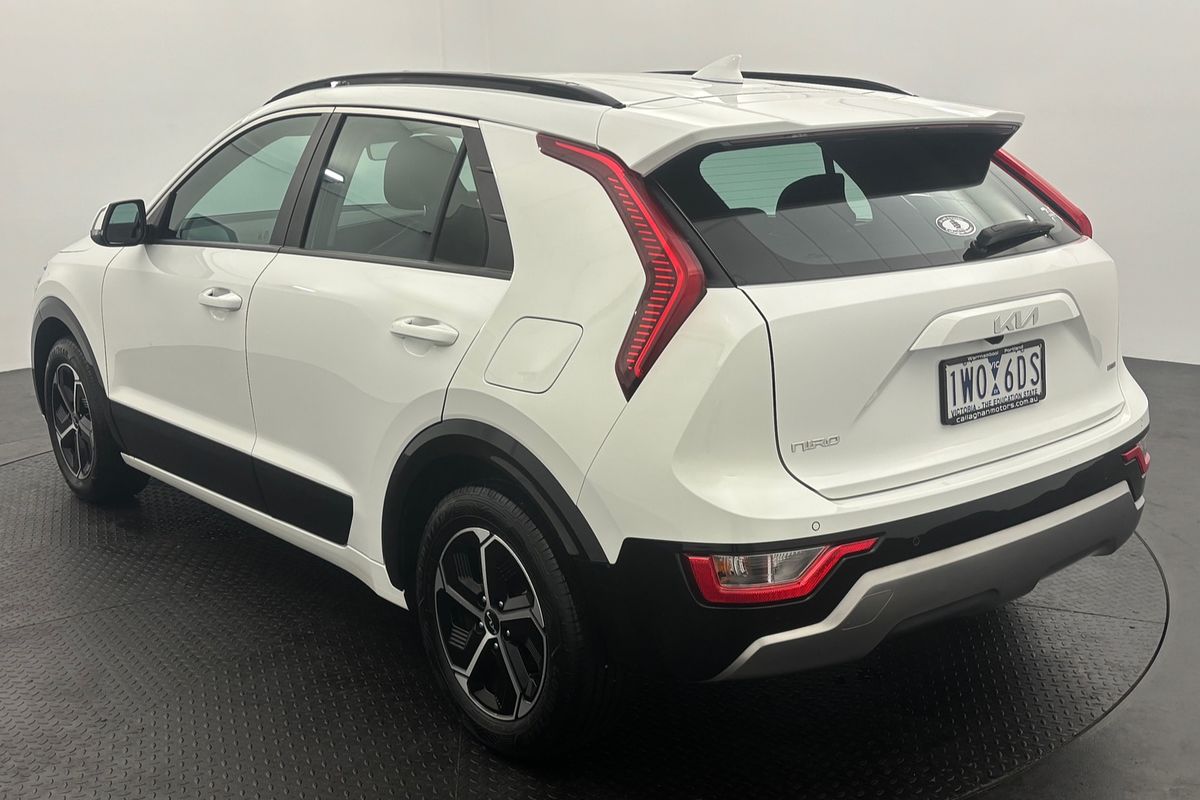 2022 Kia Niro Hybrid S DE