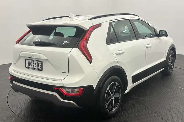 2022 Kia Niro Hybrid S DE