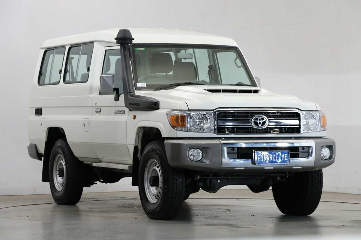 Sold Toyota Landcruiser Gxl Troopcarrier Used Suv Victoria Park Wa