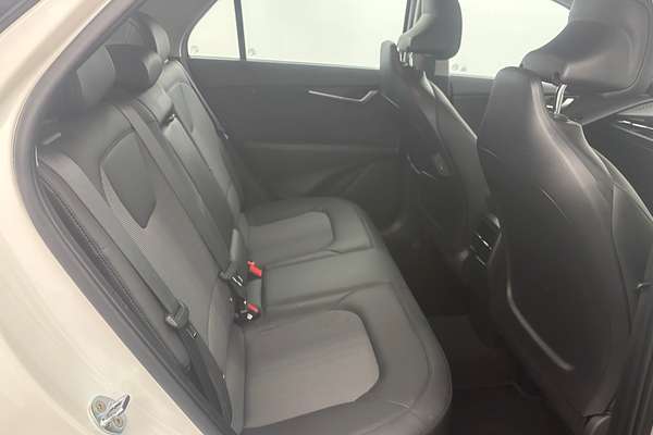 2022 Kia Niro Hybrid S DE