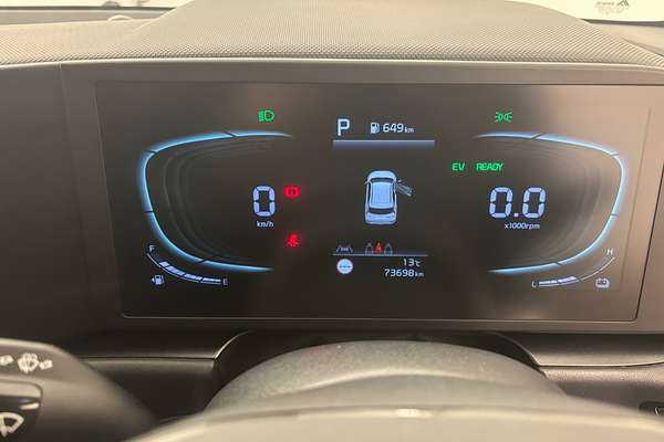 2022 Kia Niro Hybrid S DE