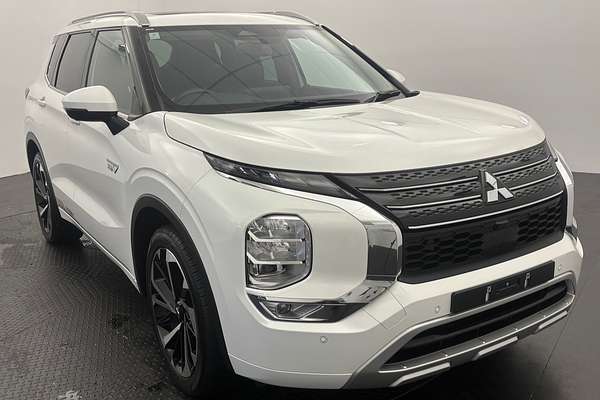 2022 Mitsubishi Outlander PHEV Exceed ZM