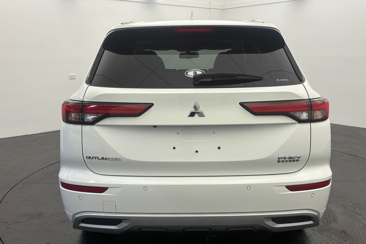 2022 Mitsubishi Outlander PHEV Exceed ZM