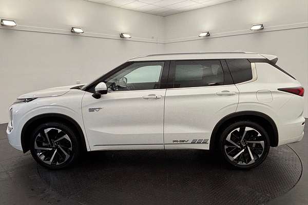 2022 Mitsubishi Outlander PHEV Exceed ZM