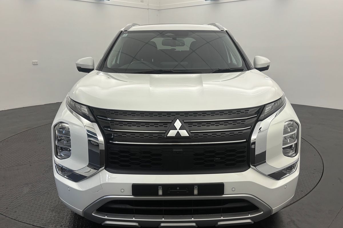 2022 Mitsubishi Outlander PHEV Exceed ZM