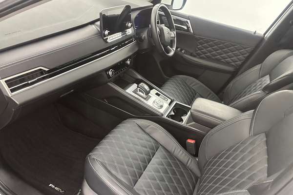 2022 Mitsubishi Outlander PHEV Exceed ZM