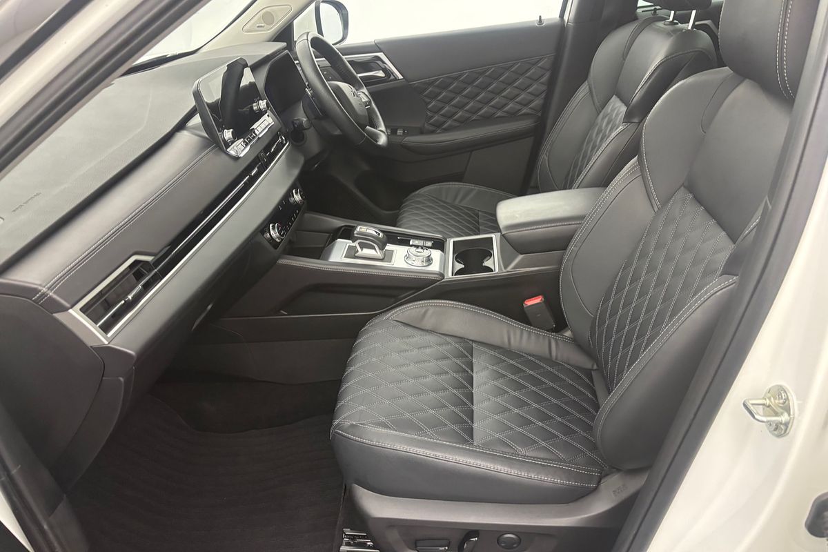 2022 Mitsubishi Outlander PHEV Exceed ZM