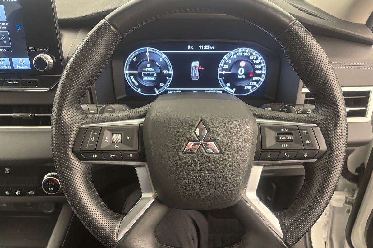 2022 Mitsubishi Outlander PHEV Exceed ZM