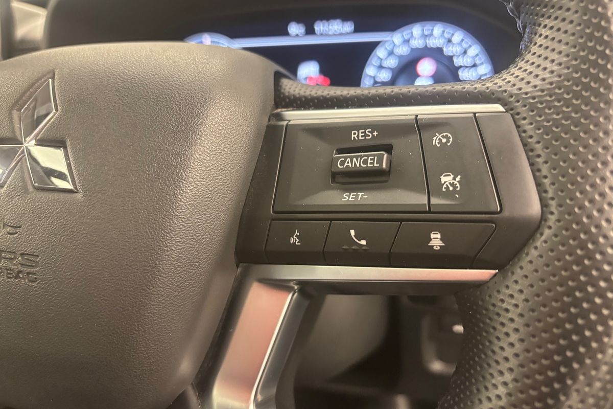 2022 Mitsubishi Outlander PHEV Exceed ZM