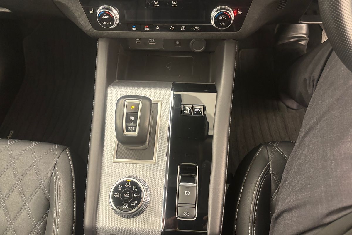 2022 Mitsubishi Outlander PHEV Exceed ZM
