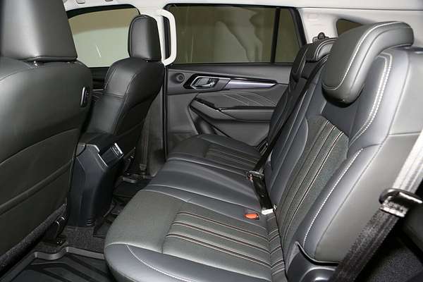 2024 Isuzu MU-X LS-T