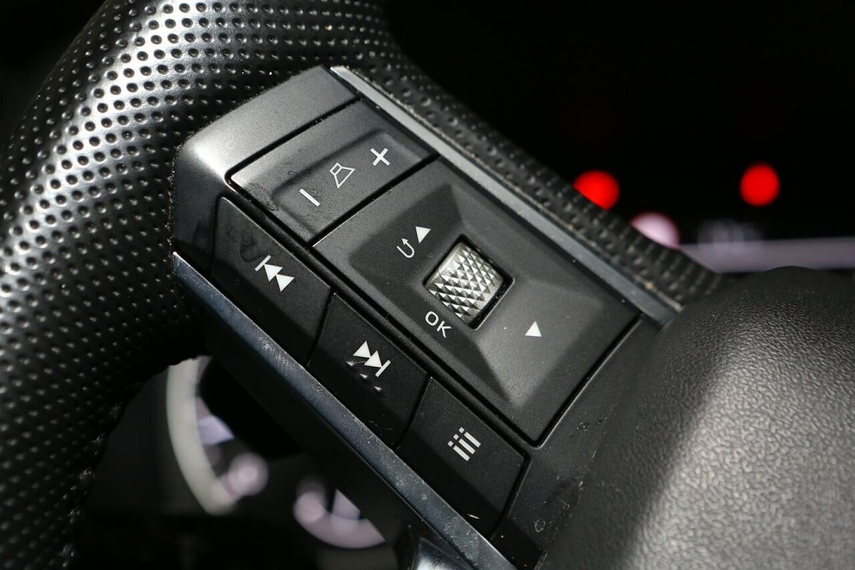 2022 Mitsubishi Outlander LS ZM