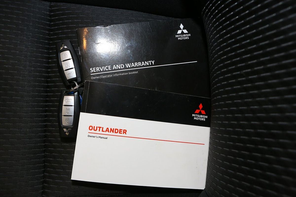 2022 Mitsubishi Outlander LS ZM